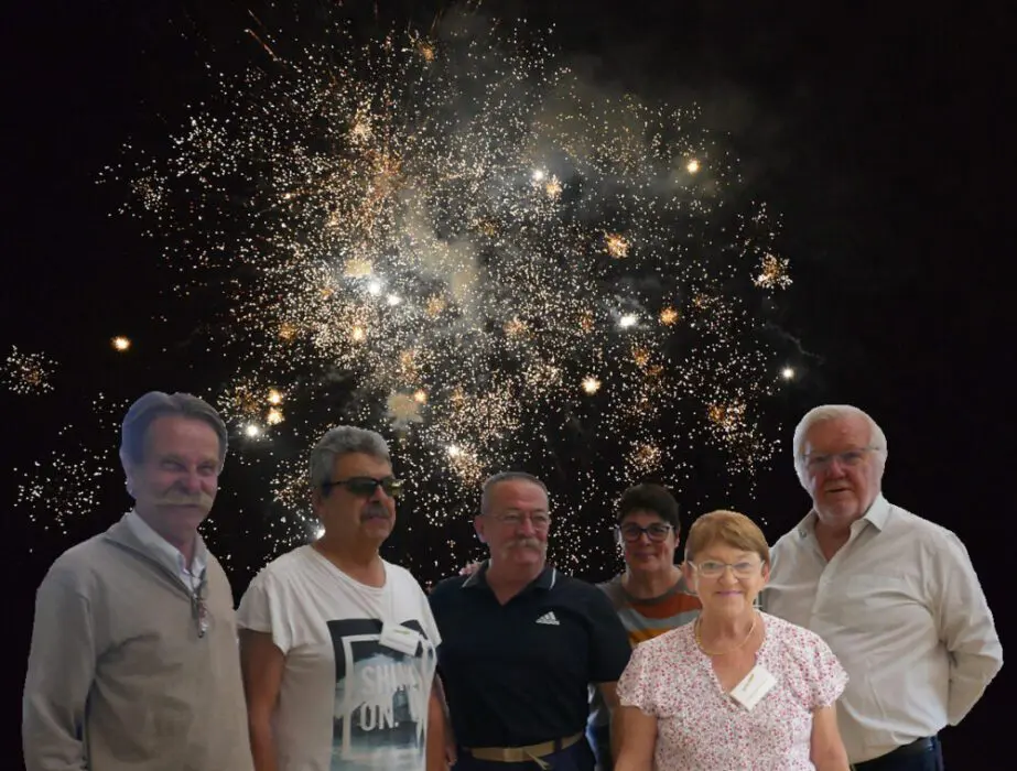 Montage image Membre ASF sur fond de feux d'artifice